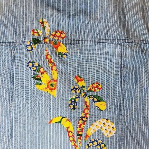 Custom Upcycled Chambray Stripe Vintage Flowers Cropped Blouse C.E. Schmidt Sz L - Picture 3 of 7